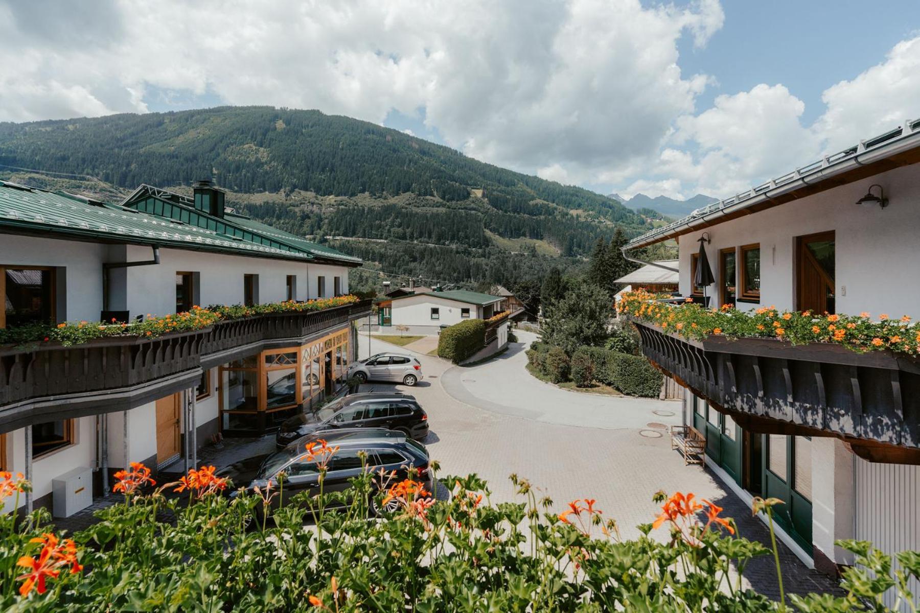 Ferienwohnungen Badbruckerweg- Bad Gastein Bagian luar foto